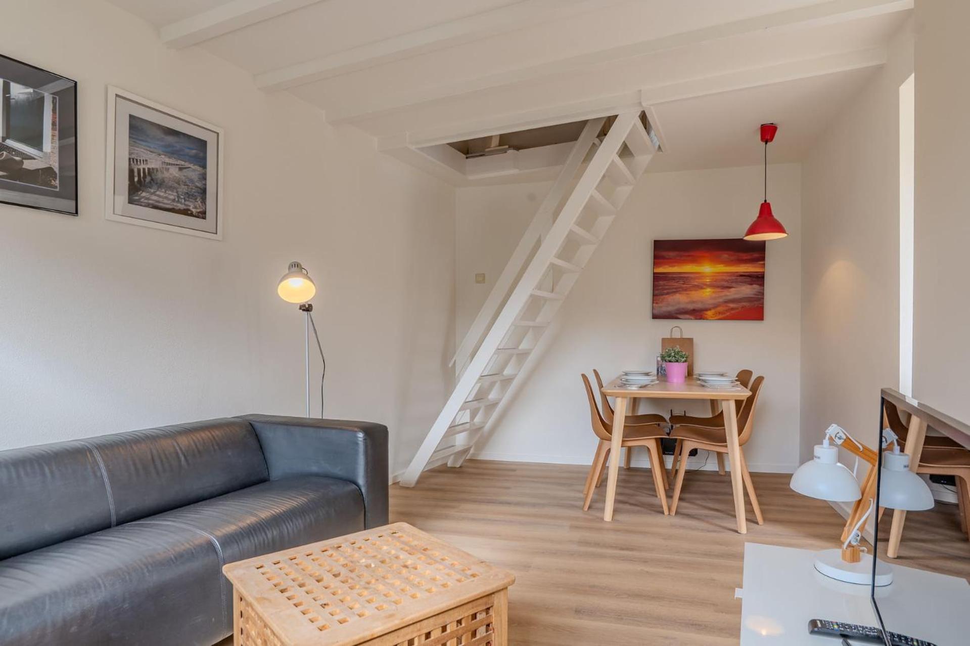 Vakantiehuisje op 50 meter van het strand in het centrum van Domburg - Beatrixstraat 27-A Buitenkant foto
