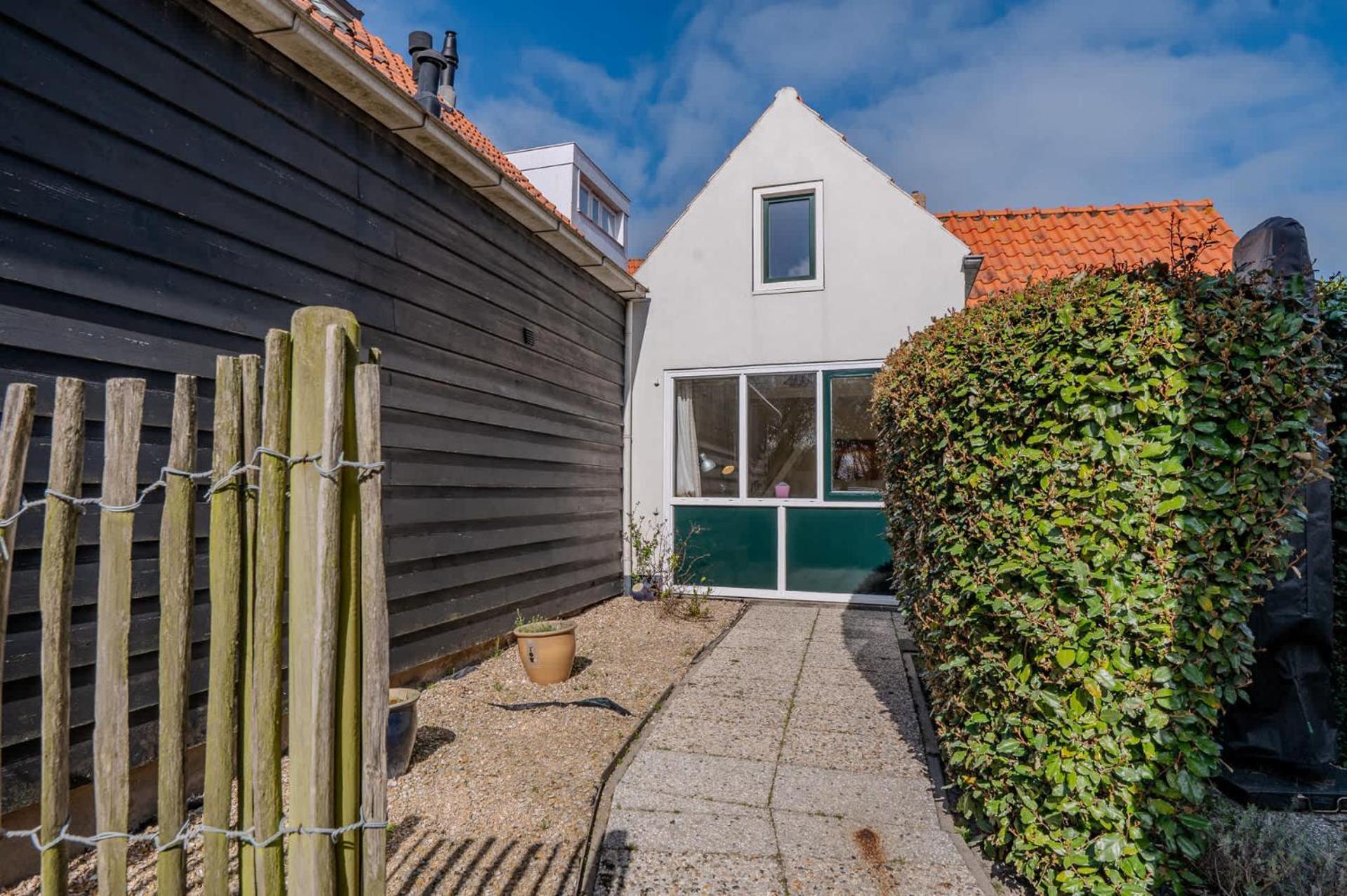 Vakantiehuisje op 50 meter van het strand in het centrum van Domburg - Beatrixstraat 27-A Buitenkant foto