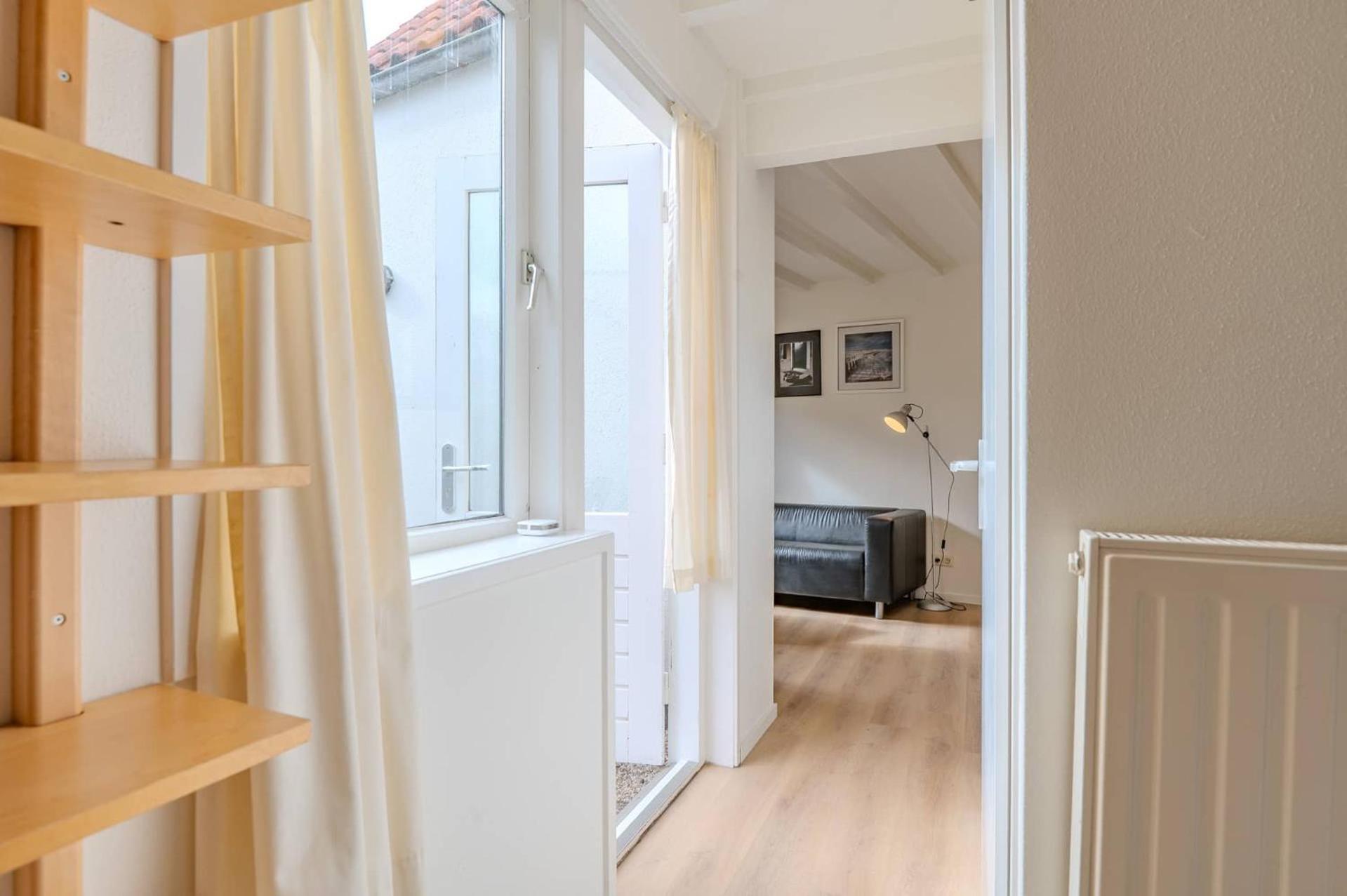 Vakantiehuisje op 50 meter van het strand in het centrum van Domburg - Beatrixstraat 27-A Buitenkant foto