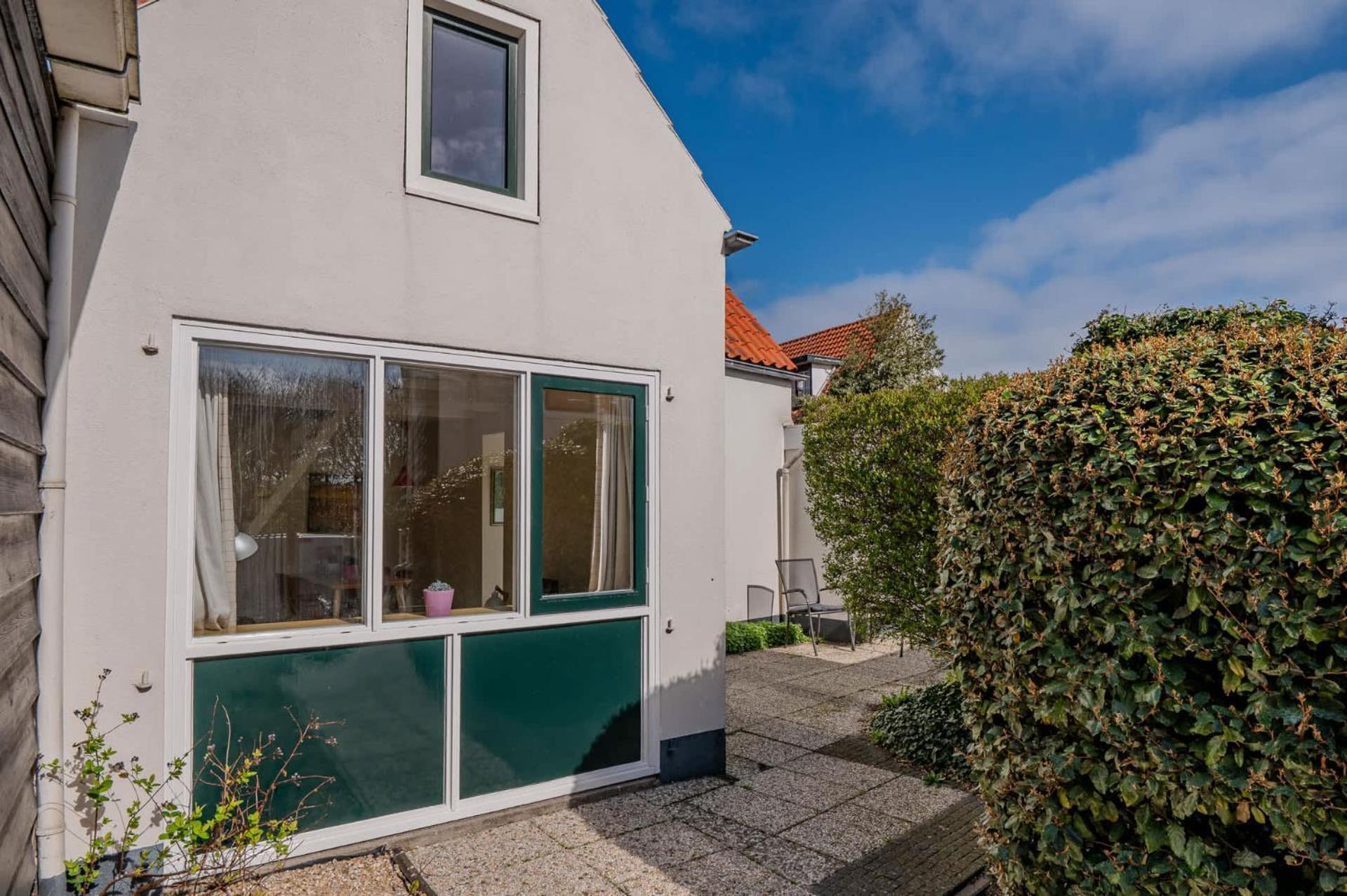 Vakantiehuisje op 50 meter van het strand in het centrum van Domburg - Beatrixstraat 27-A Buitenkant foto